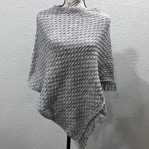 Cocogio Women's Small Gray Textured Knit Shawl Fringe Poncho Cape Italy Made